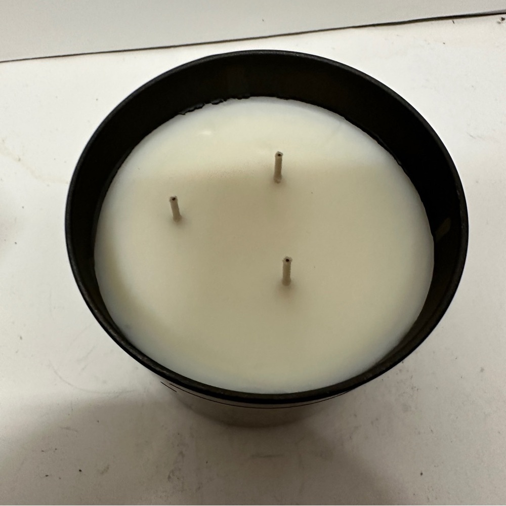 Everyday Luxe Whiskey & Cedarwood Scented Candle 14.5 OZ HTF - Picture 3 of 4